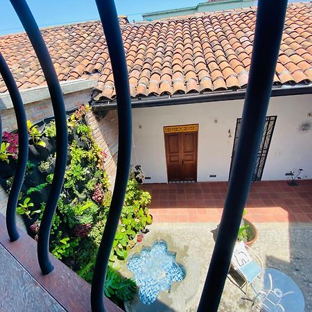 Hotel Casa Bresse Cali Esterno foto