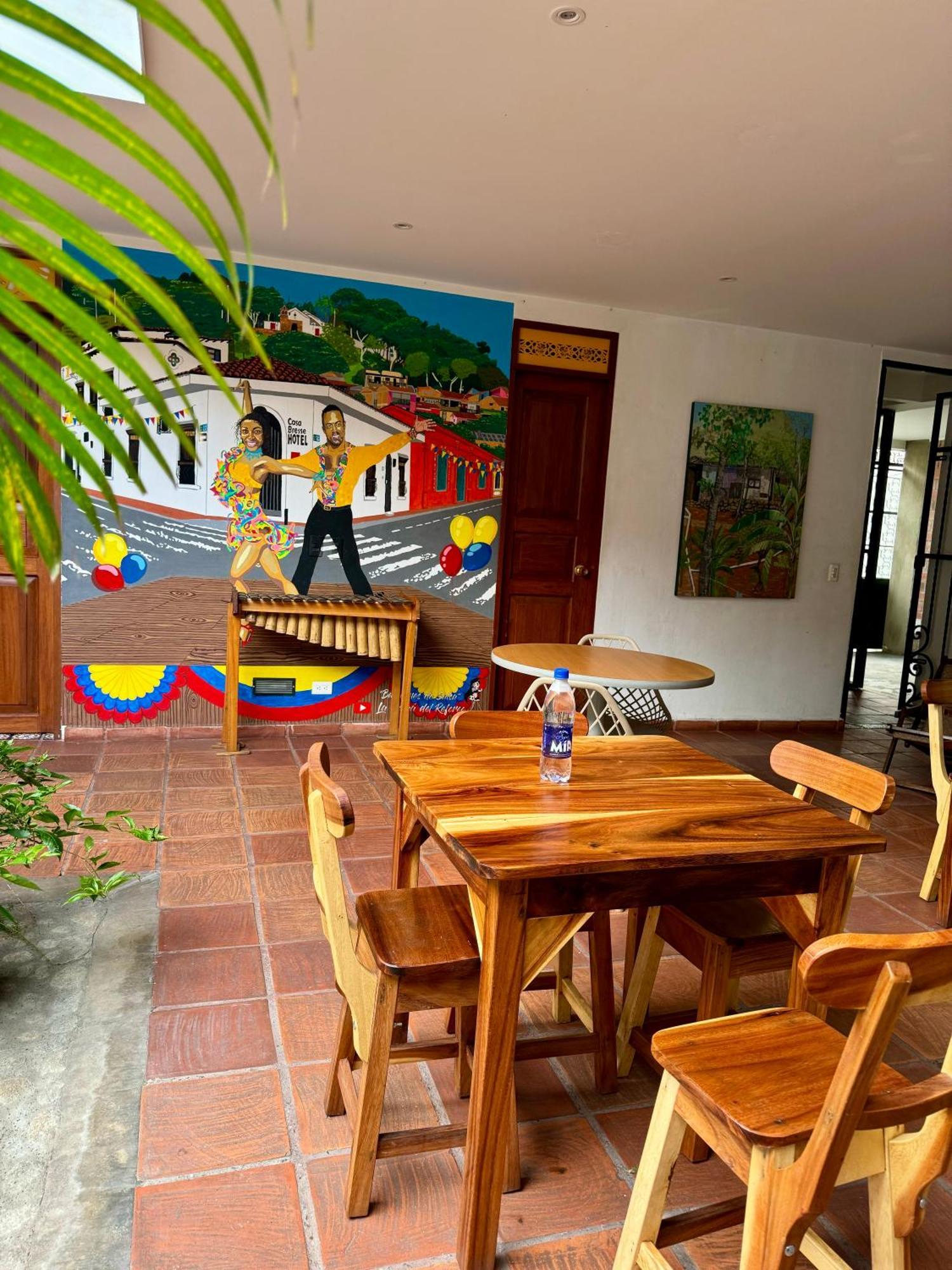 Hotel Casa Bresse Cali Esterno foto