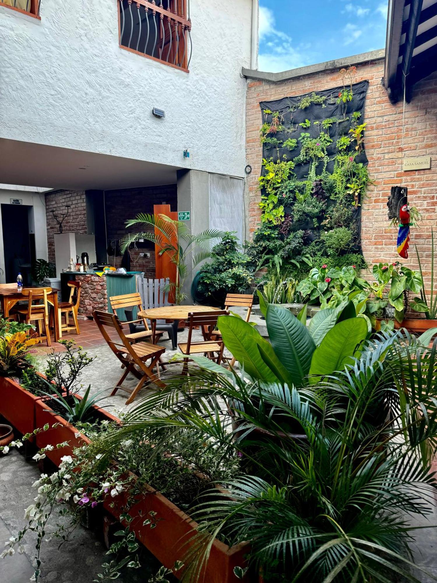 Hotel Casa Bresse Cali Esterno foto