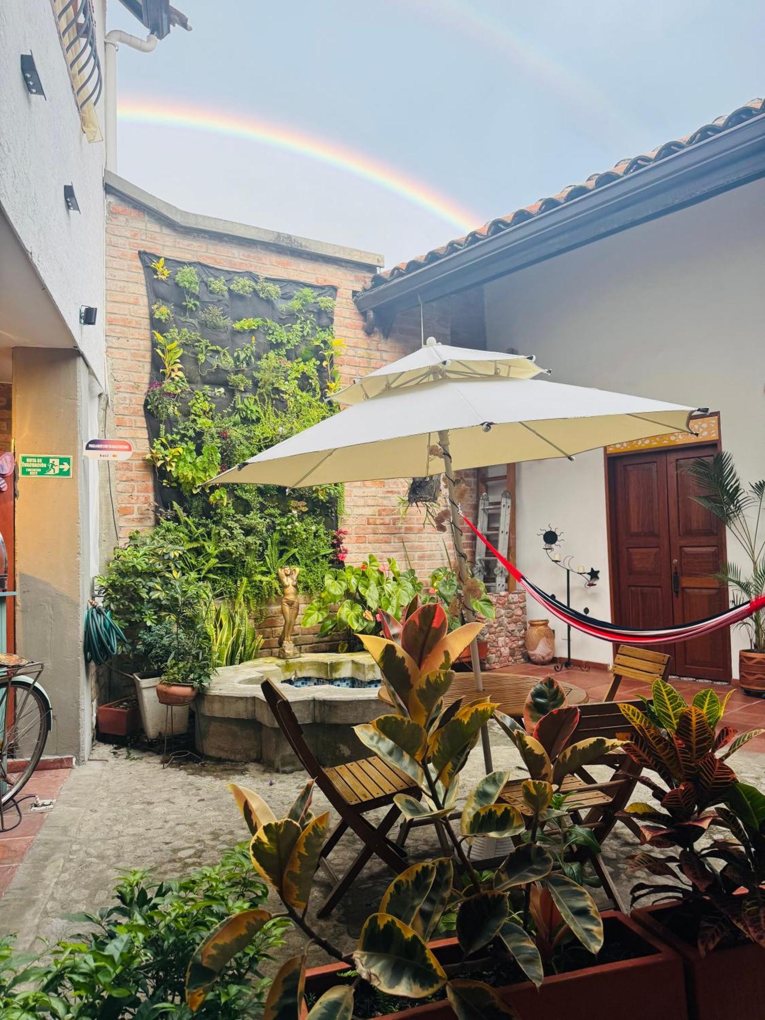 Hotel Casa Bresse Cali Esterno foto